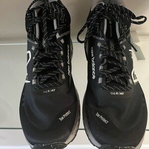 New Balance Men's Fresh Foam Garoé Trail Running Shoe. Size 11. Black /Gray.